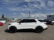 2022 Ford Explorer ST / LOADED! / 400HP! / STREET PACK! / TECH P - Photo 6