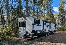 Grand Design Imagine 3250BH
