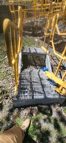 Industrial pathway metal walkway safety barrier - Photo 4