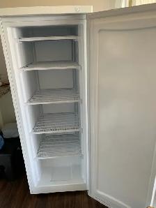Upright Freezer - Photo 2