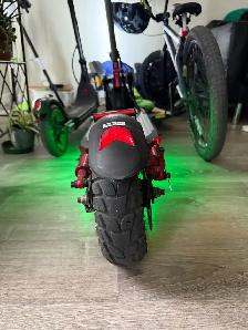 akoda A1 adult electric scooter goes 45-50kms 400$ OBO - Photo 5