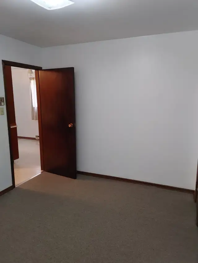 Large and Clean 1 Bedroom Apartment For Rent Near B.U.
