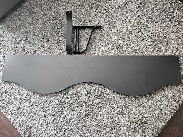 Floating shelf