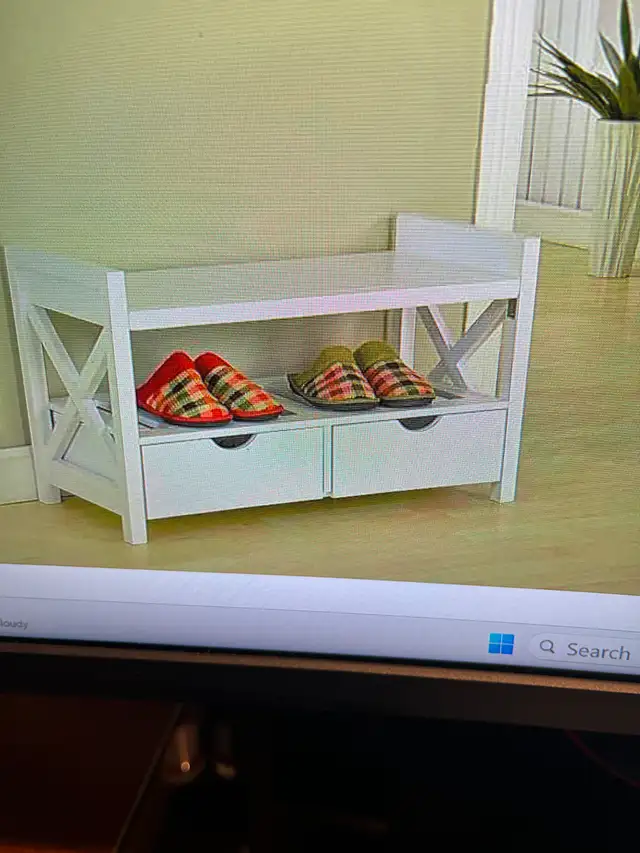 Brand new King's Brand storage bench