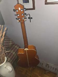 vente ou échange guitare acoustique très peut utilisé - Photo 2