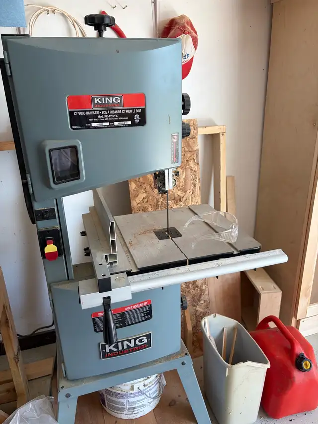 Wood Bandsaw for sale