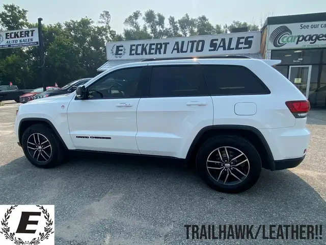 2017 Jeep Grand Cherokee Trailhawk with LEATHER/SUNROOF!