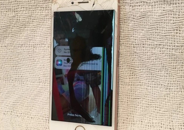 Don’t Toss That Cracked Phone – We’ll Bring It Back to Life!