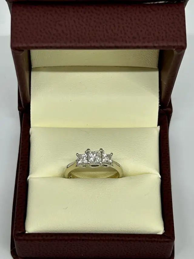 14k  Three-Stone Princess-Cut Diamond Ring