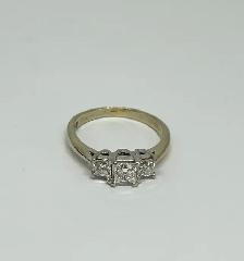 14k  Three-Stone Princess-Cut Diamond Ring - Photo 4