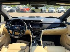 2017 Cadillac XT5 FWD - Photo 2