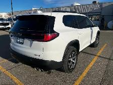 2026 GMC Acadia - Photo 3