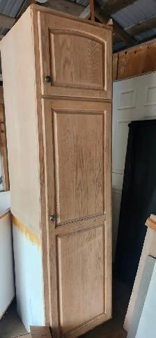 Corner cabinets, island & tall pantry with countertops - Photo 7