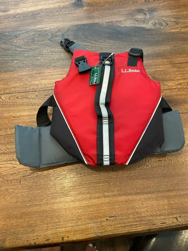 red water dog vest