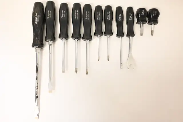 Snap On 11pc Set Screwdriver, trim pad remover, tire core tool