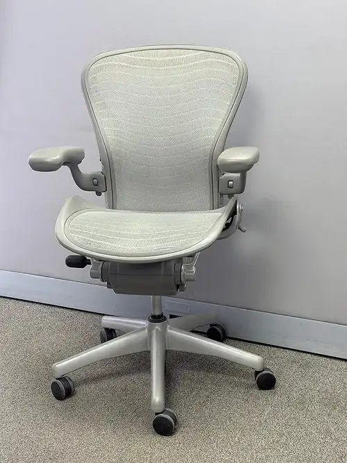 Herman Miller Aeron Chair-Size A!