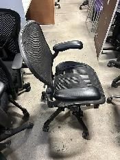 Herman Miller Aeron Chair Size B with PostureFit Support! - Photo 2