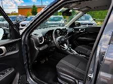 2025 Hyundai Venue Preferred - Photo 2