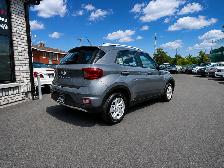 2025 Hyundai Venue Preferred - Photo 6