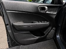 2025 Hyundai Venue Preferred - Photo 24