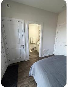 Private Basement Room with Private Bathroom – Separate Entrance - Photo 3