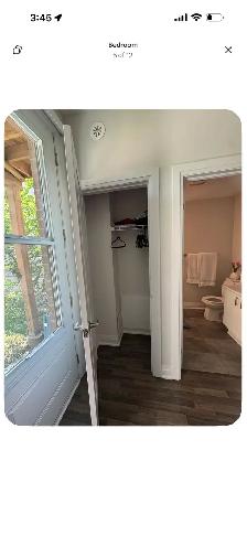 Private Basement Room with Private Bathroom – Separate Entrance - Photo 5
