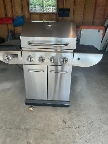 Barbecue with propane tank for sale