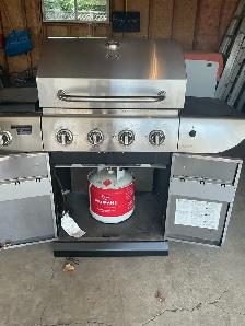 Barbecue with propane tank for sale - Photo 2