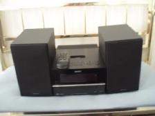SONY COMPACT STEREO SYSTEM - LIKE NEW