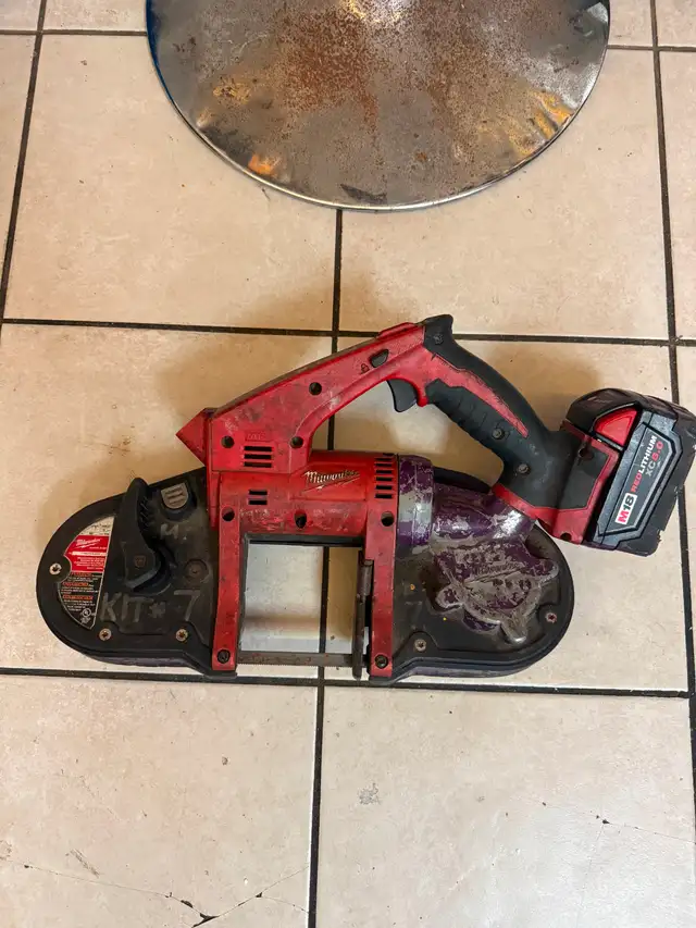 Milwaukee Cordless Band Saw