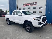 2018 Toyota Tacoma Access Cab SR-5 4X4 - Photo 2