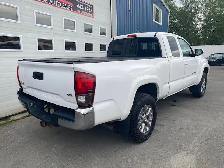 2018 Toyota Tacoma Access Cab SR-5 4X4 - Photo 4