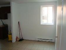 LIBRE, GRAND 3 1/2 À LIMOILOU À 1050$/MOIS, CHAUF/ÉCLAI, WIFI - Photo 5