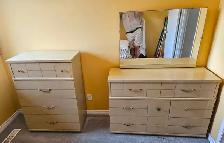 Matching Retro Dressers $200. Delivery Available - Photo 2