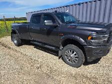 2021 RAM 3500 LARAMIE CREW CAB NIGHT EDITION 4X4 DUALLY - Photo 2