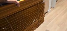 Stores en bois, comme neuf.