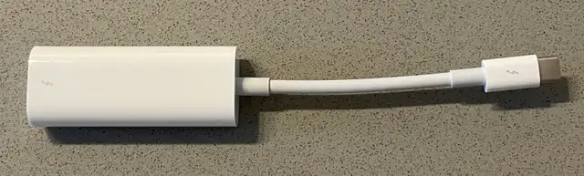 Apple Thunderbolt 3 (USB-C) to Thunderbolt 2 Adapter ​​​​​​​