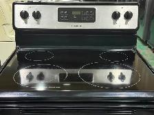 Frigidaire Glass Top Stove CFEF3048 (S4342) $358 Only - Photo 3