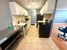 Rent 3 bedroom Condo with 2 Parking in Mississauga - Photo 3