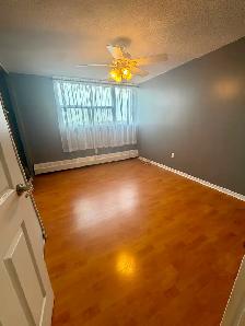 Rent 3 bedroom Condo with 2 Parking in Mississauga - Photo 14