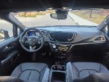 CHRYSLER GRAND CARAVAN SXT 2025 - Photo 9