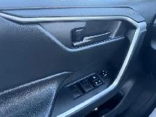 2019 TOYOTA RAV4 LE - Photo 19