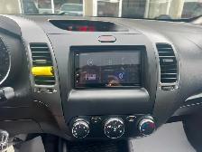 2015 Kia Forte 4dr Sdn Auto LX  w/Sunroof - Photo 12