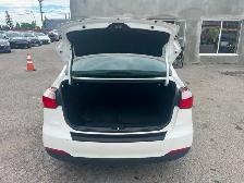 2015 Kia Forte 4dr Sdn Auto LX  w/Sunroof - Photo 16