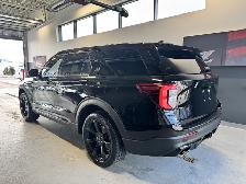 2022 FORD Explorer ST Ready to register in AB or SK NO inspectio - Photo 6