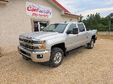 2017 Chevrolet Silverado 2500 6.0 L V-8 / 114, 996 KM/ Leather S - Photo 2