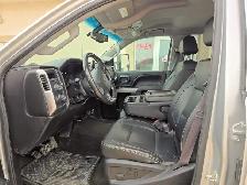2017 Chevrolet Silverado 2500 6.0 L V-8 / 114, 996 KM/ Leather S - Photo 5