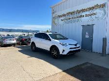 2017 Toyota RAV4 AWD SE | Remote Start | Power Tailgate - Photo 3
