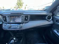 2017 Toyota RAV4 AWD SE | Remote Start | Power Tailgate - Photo 26