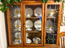 China cabinet/hutch - Photo 2